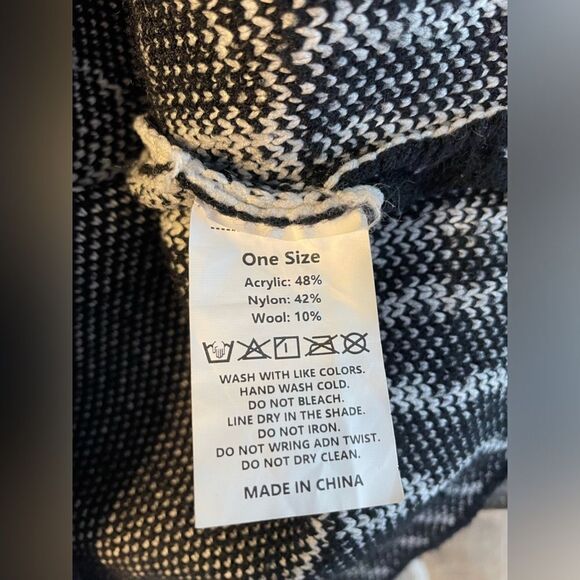 COMIC EFFECT CONTRAST KNIT CARDIGAN BLACK & WHITE ONE SIZE - Picture 6 of 6